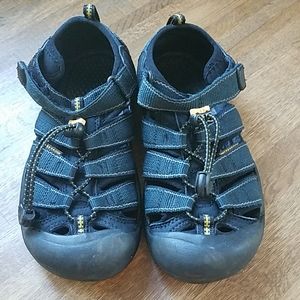 Keen kid's hiking sandals